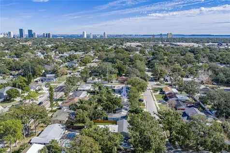 4105 W Bay Villa Avenue Tampa FL 33611