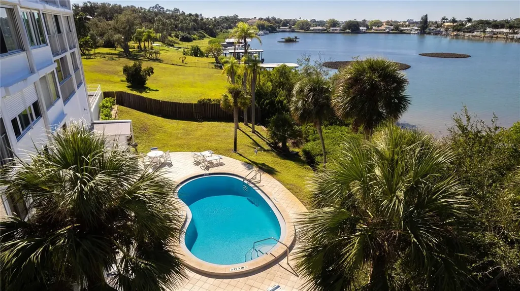 50 Harbor View Lane Belleair Bluffs FL 33770