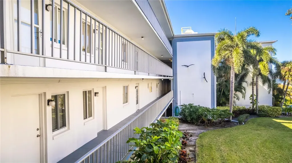 50 Harbor View Lane Belleair Bluffs FL 33770