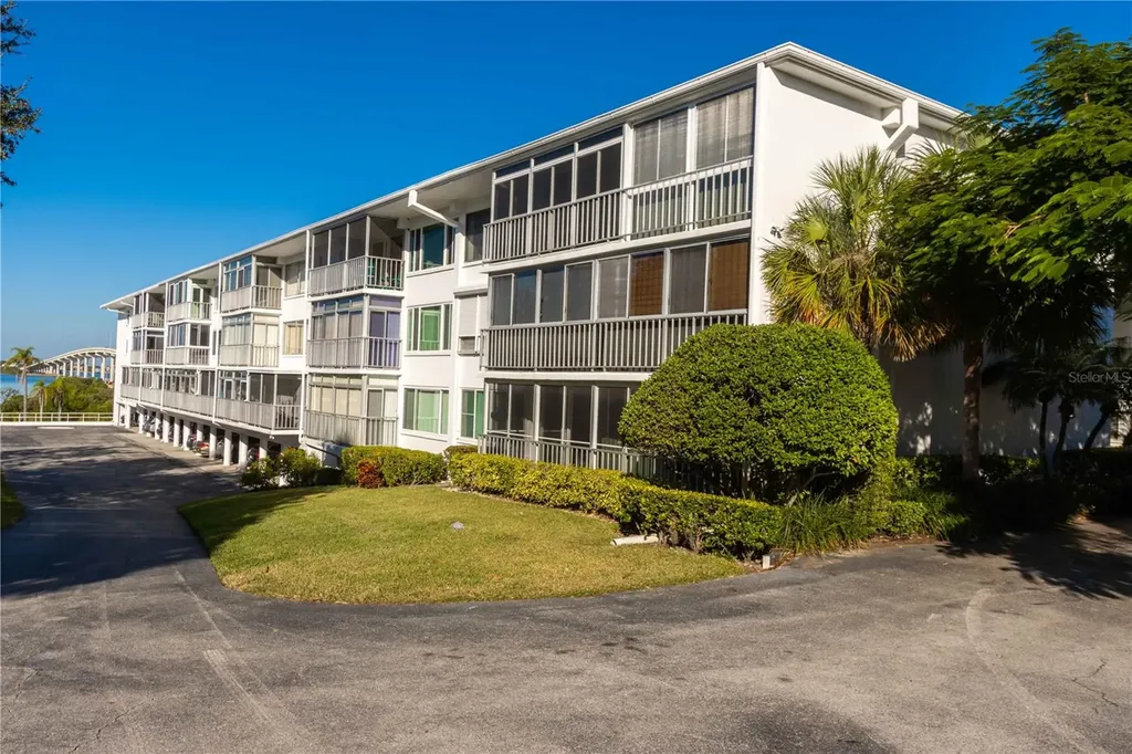 50 Harbor View Lane Belleair Bluffs FL 33770