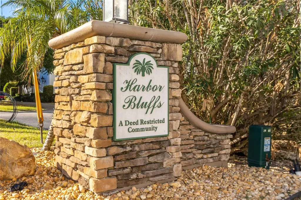 50 Harbor View Lane Belleair Bluffs FL 33770