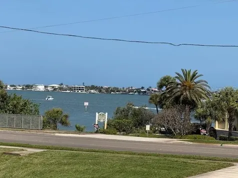 50 Harbor View Lane Belleair Bluffs FL 33770