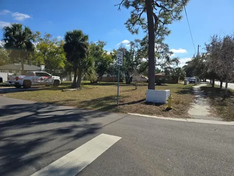Milwaukee Avenue Dunedin FL 34698