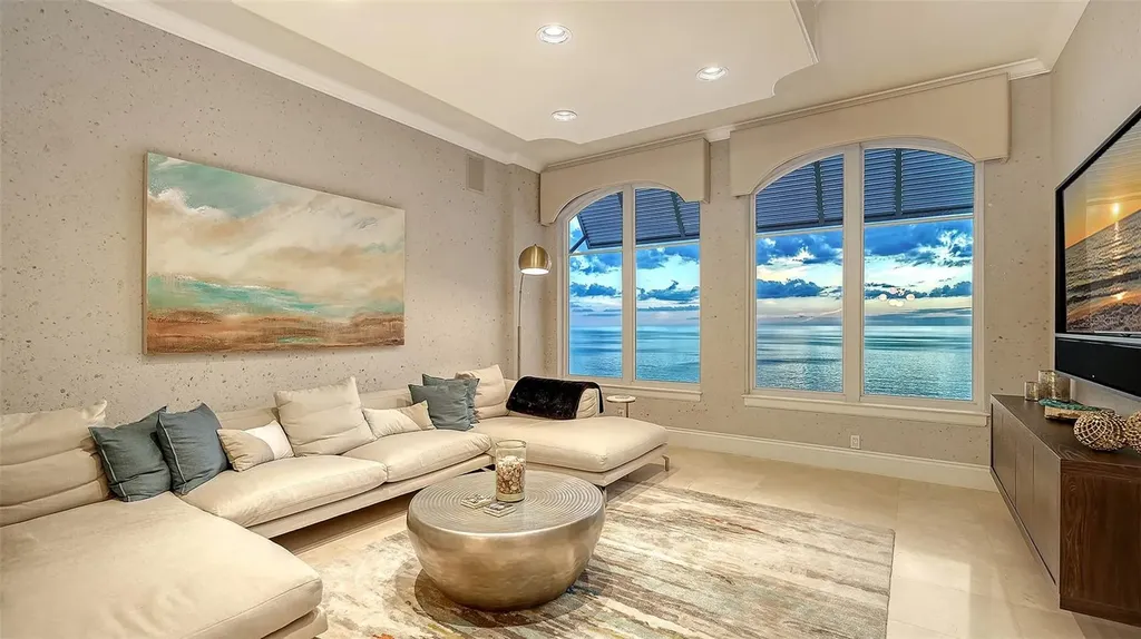 2052 Benjamin Franklin Drive Sarasota FL 34236
