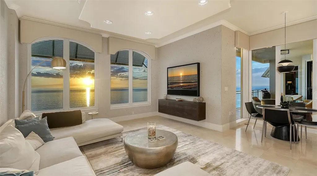 2052 Benjamin Franklin Drive Sarasota FL 34236