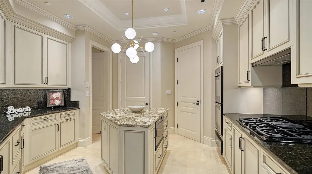 2052 Benjamin Franklin Drive Sarasota FL 34236