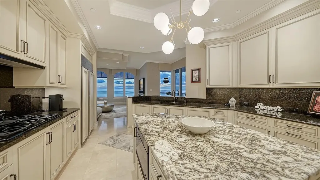 2052 Benjamin Franklin Drive Sarasota FL 34236