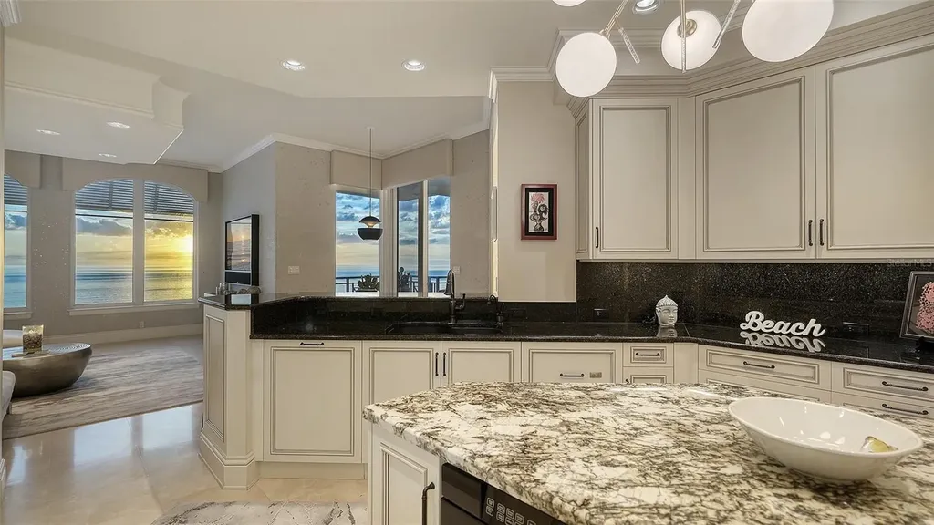 2052 Benjamin Franklin Drive Sarasota FL 34236