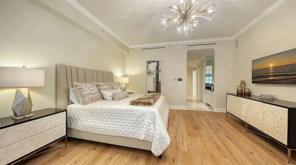 2052 Benjamin Franklin Drive Sarasota FL 34236