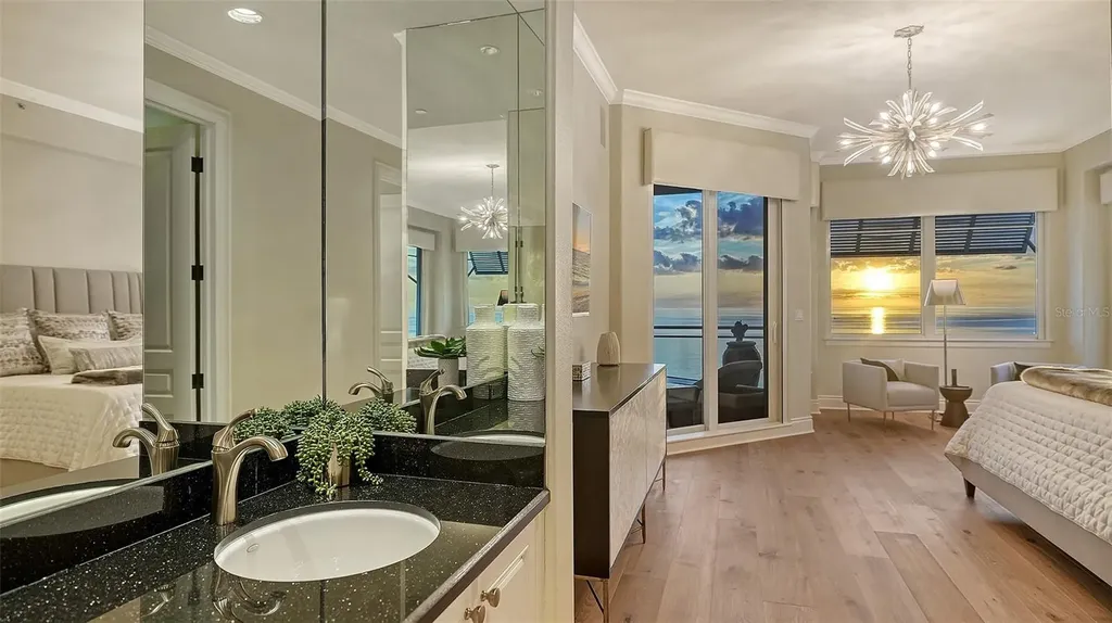 2052 Benjamin Franklin Drive Sarasota FL 34236