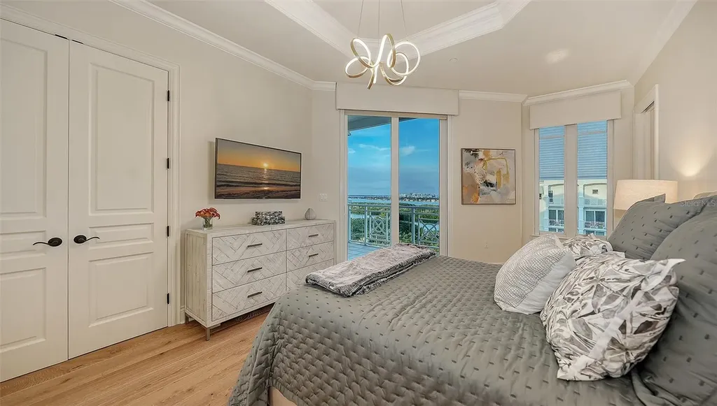 2052 Benjamin Franklin Drive Sarasota FL 34236