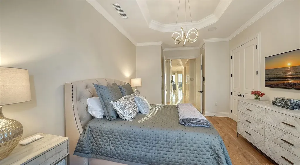 2052 Benjamin Franklin Drive Sarasota FL 34236