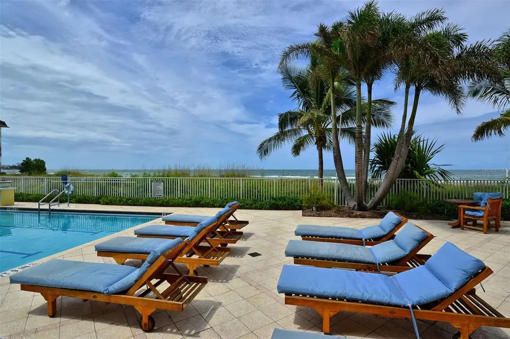 2052 Benjamin Franklin Drive Sarasota FL 34236
