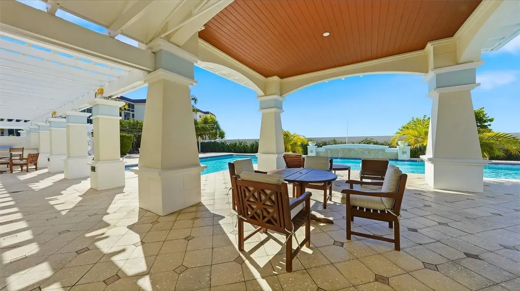 2052 Benjamin Franklin Drive Sarasota FL 34236