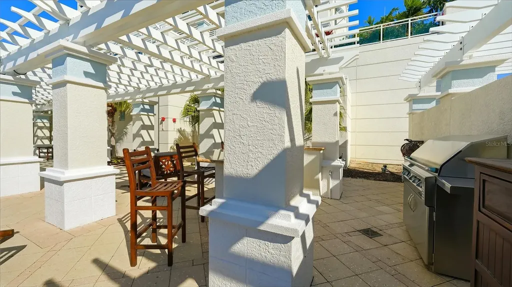 2052 Benjamin Franklin Drive Sarasota FL 34236