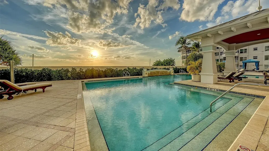 2052 Benjamin Franklin Drive Sarasota FL 34236