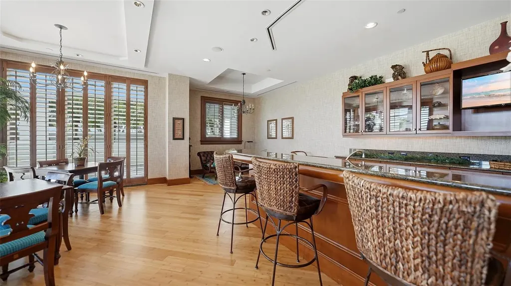 2052 Benjamin Franklin Drive Sarasota FL 34236