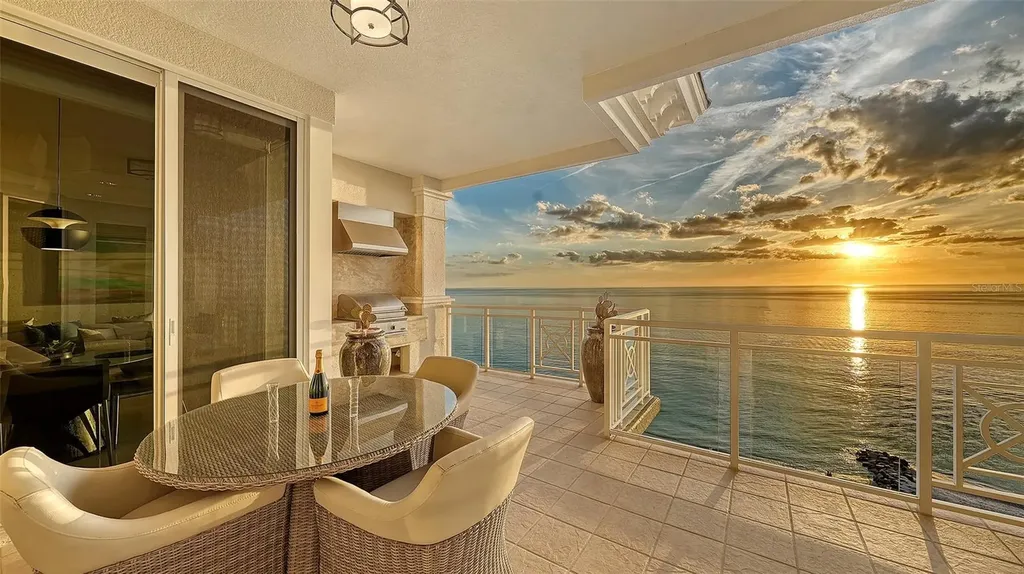 2052 Benjamin Franklin Drive Sarasota FL 34236