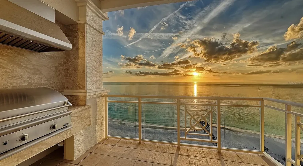 2052 Benjamin Franklin Drive Sarasota FL 34236