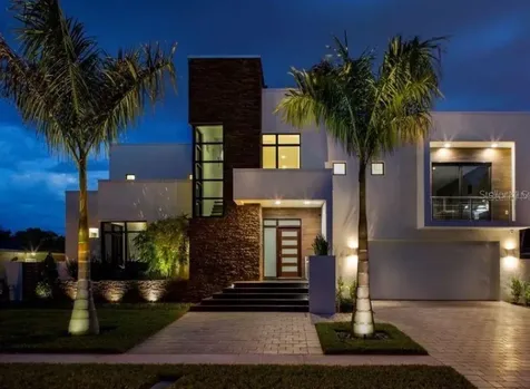 356 Bayview Drive NE St Petersburg FL 33704