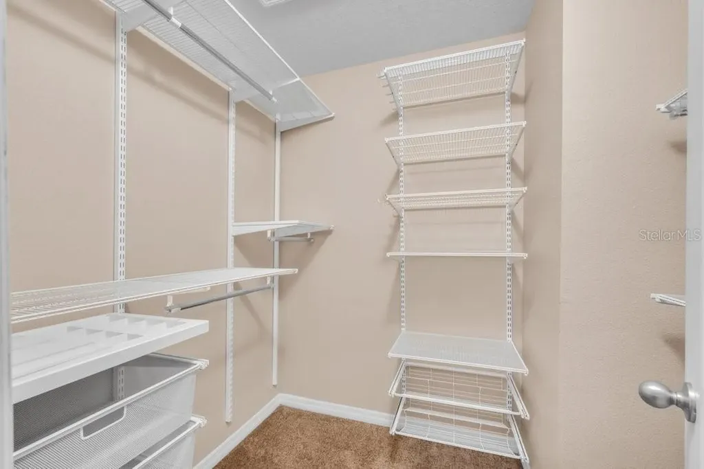 5722 Kinglethill Drive Lithia FL 33547