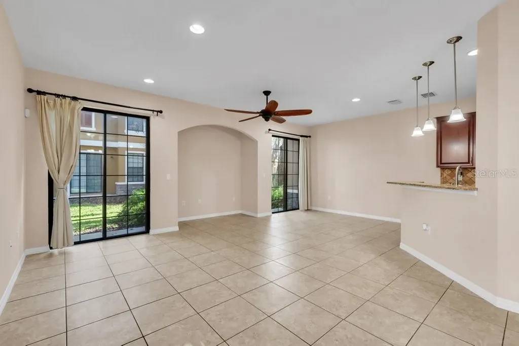5722 Kinglethill Drive Lithia FL 33547