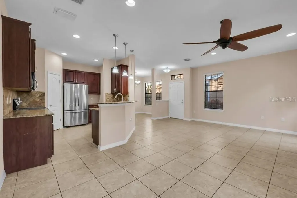 5722 Kinglethill Drive Lithia FL 33547