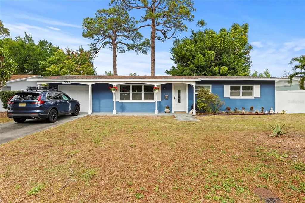 1053 66th Avenue S St Petersburg FL 33705