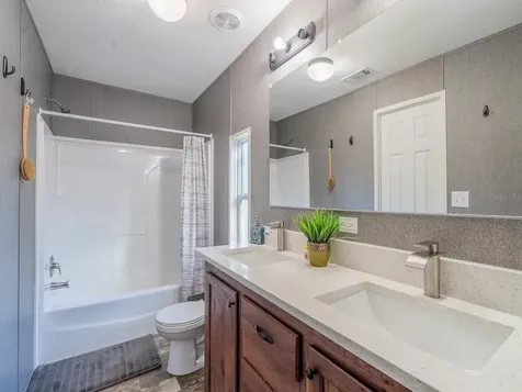 5600 NE Nfr 5 Silver Springs FL 34488