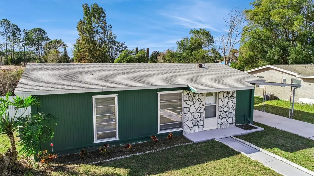 962 Saxon Boulevard Deltona FL 32725