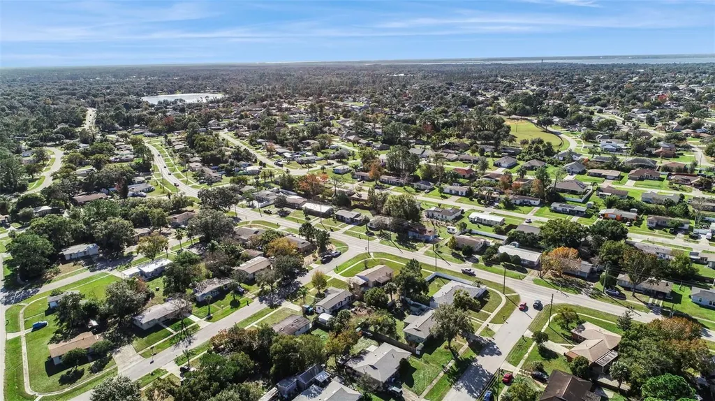 962 Saxon Boulevard Deltona FL 32725