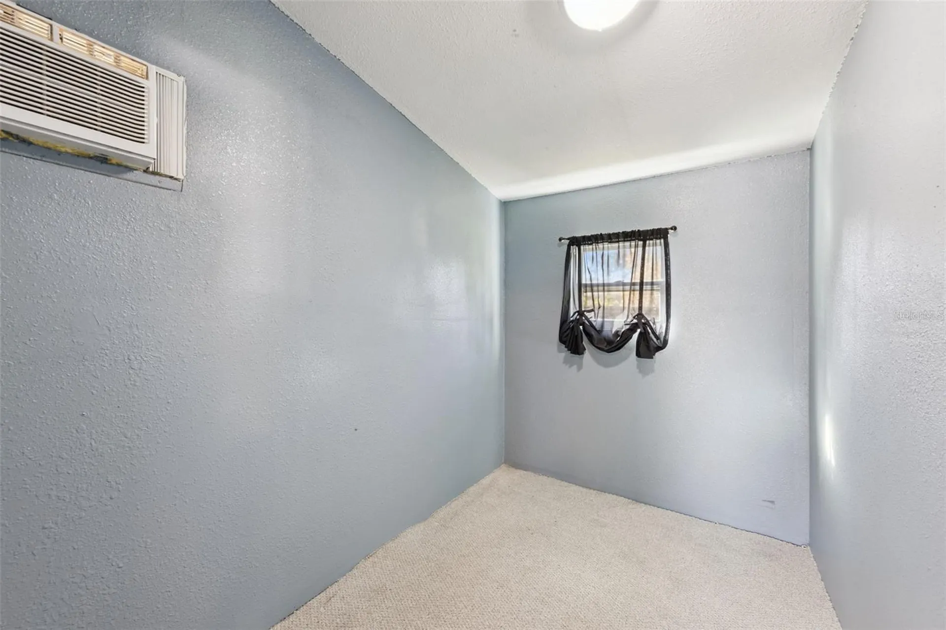 962 Saxon Boulevard Deltona FL 32725
