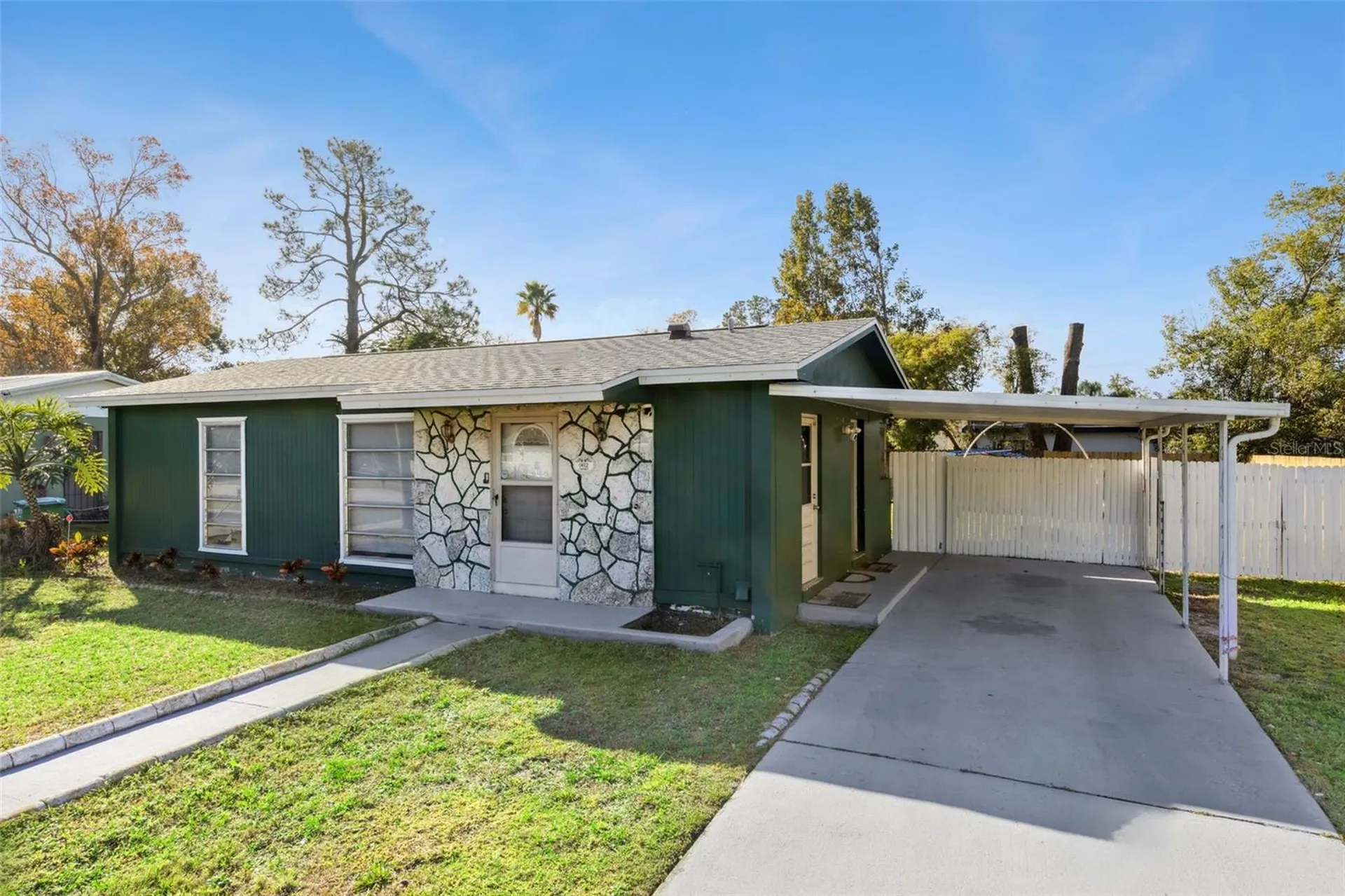962 Saxon Boulevard Deltona FL 32725
