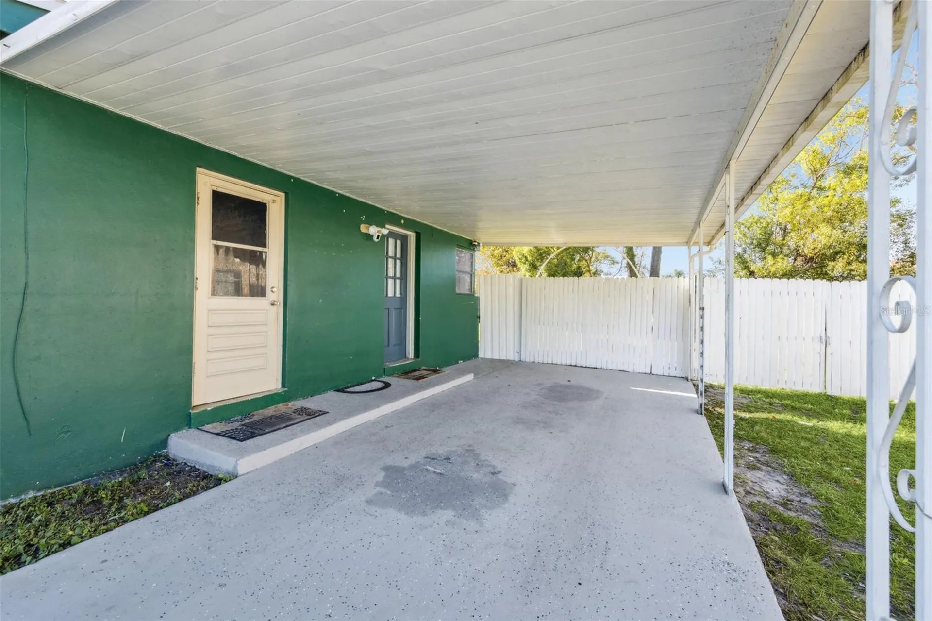 962 Saxon Boulevard Deltona FL 32725
