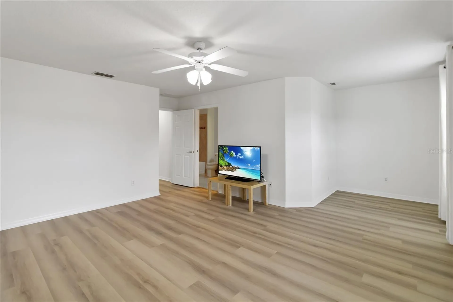 8681 Lower Villagewalk Circle Orlando FL 32827