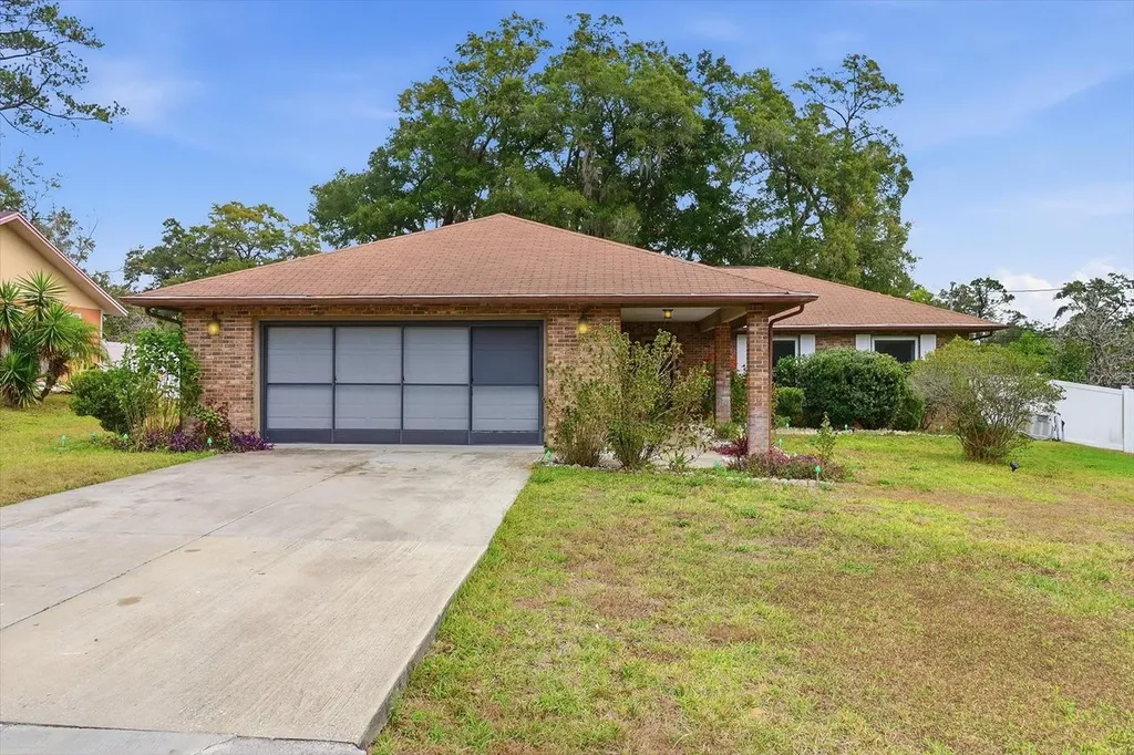 3265 NE 30 Court Ocala FL 34479