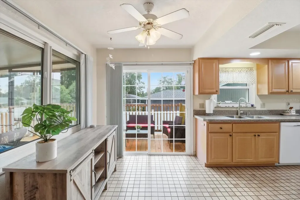 3265 NE 30 Court Ocala FL 34479