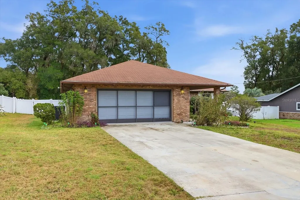 3265 NE 30 Court Ocala FL 34479