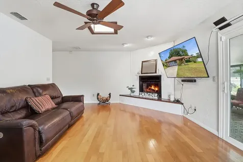 3265 NE 30 Court Ocala FL 34479