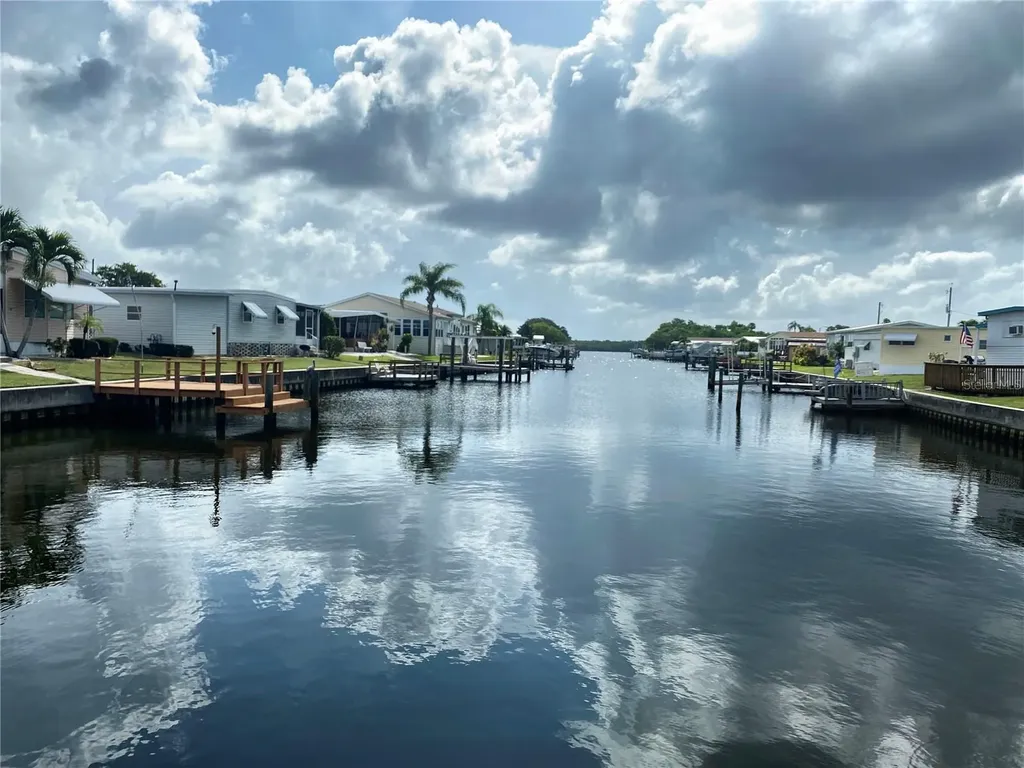 7129 Mount Arlington Drive NE St Petersburg FL 33702