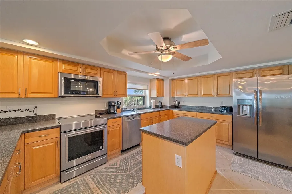 5056 N Beach Road Englewood FL 34223