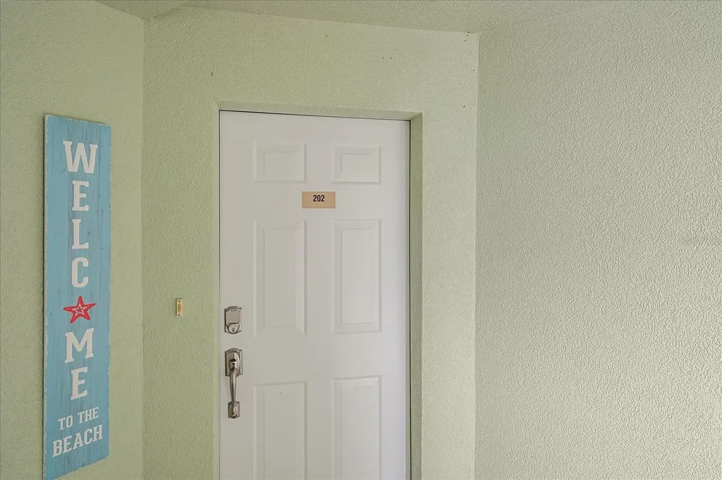 5056 N Beach Road Englewood FL 34223