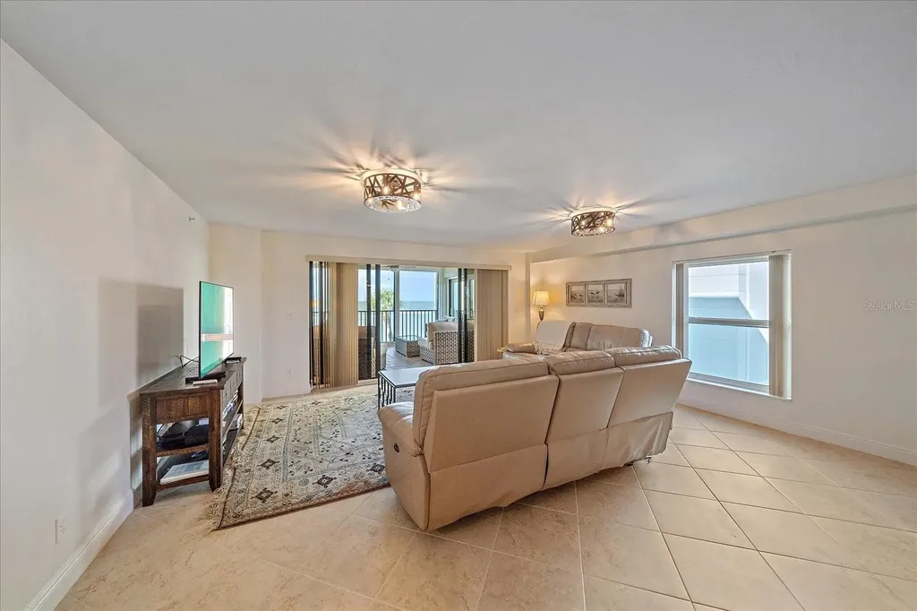 5056 N Beach Road Englewood FL 34223