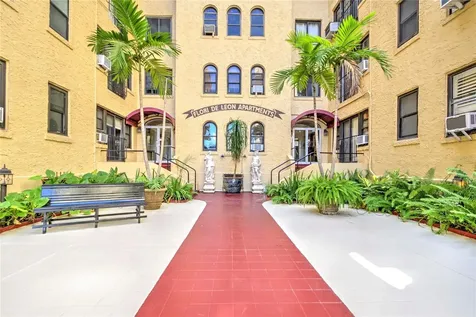 130 4th Avenue N St Petersburg FL 33701