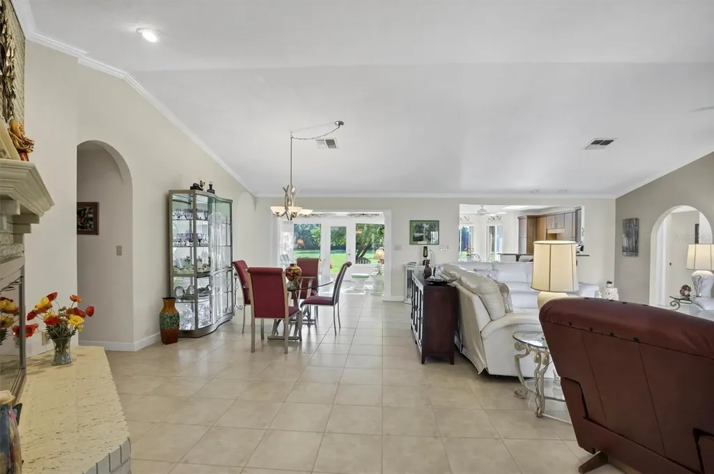 517 Clubhouse Drive Lake Wales FL 33898