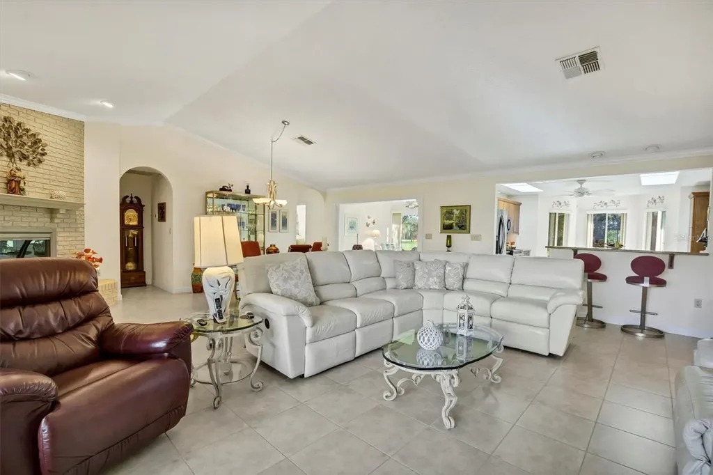 517 Clubhouse Drive Lake Wales FL 33898