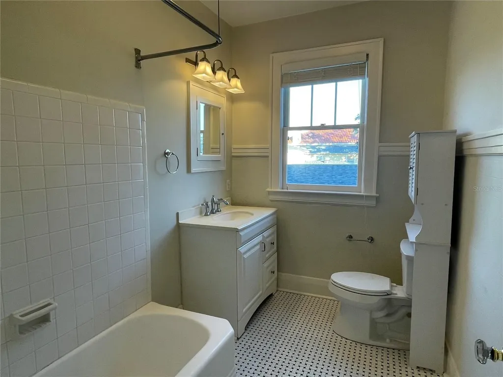 1806 W Morrison Avenue Tampa FL 33606