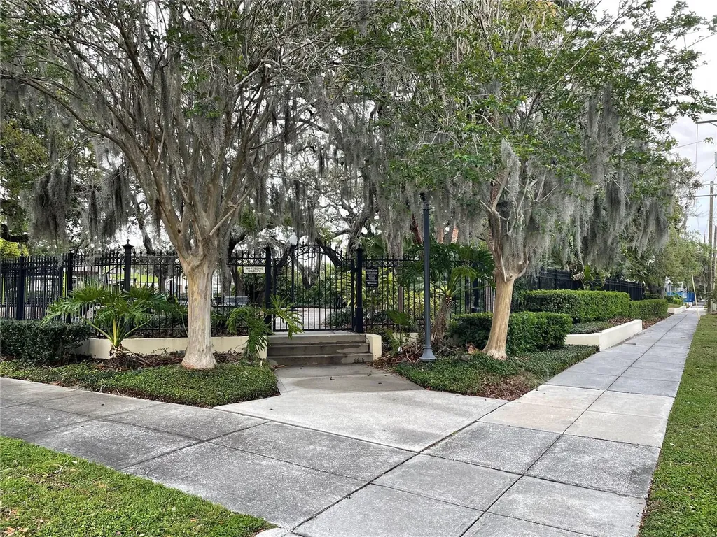 1806 W Morrison Avenue Tampa FL 33606