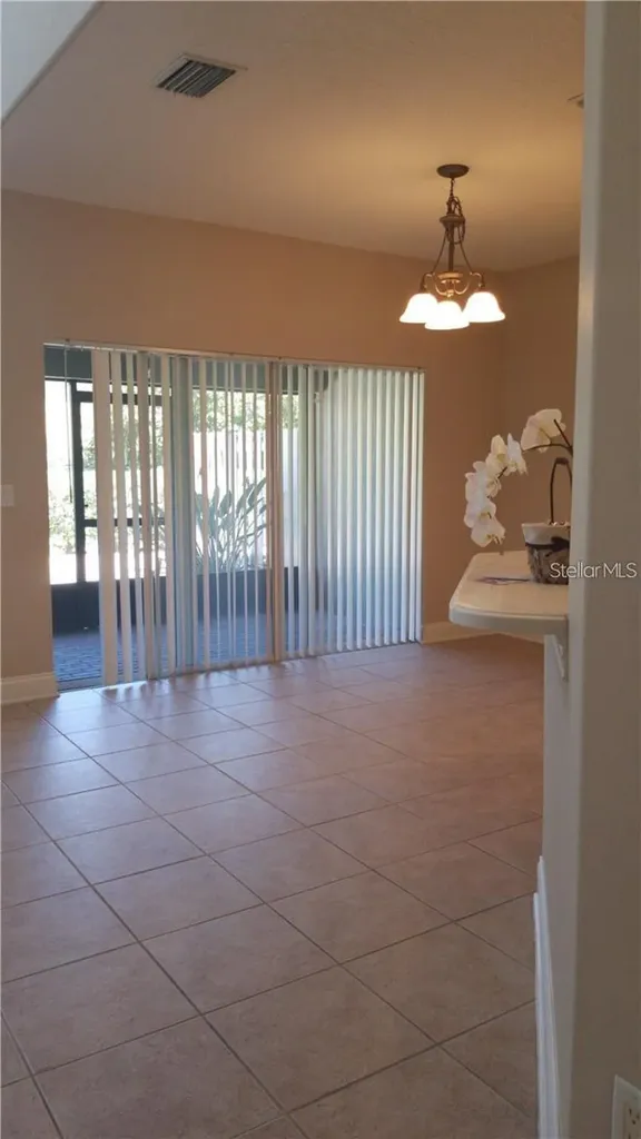 7118 Regina Way Orlando FL 32819