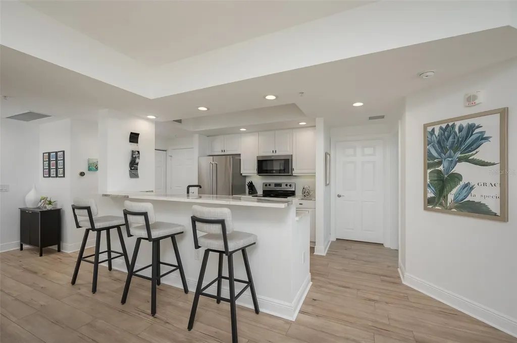800 N Tamiami Trail Sarasota FL 34236